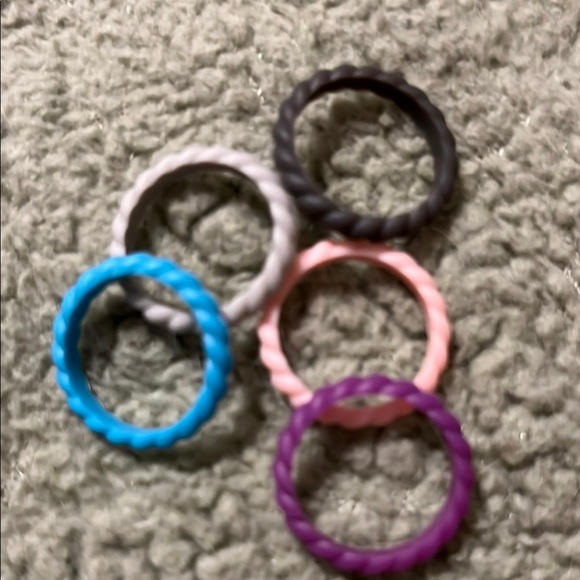 Colorful Silicone Ring Set - Picture 4 of 6